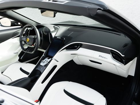 Used 2025 Ferrari Roma Spider image 18