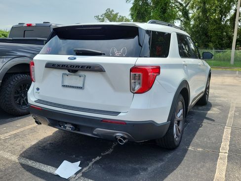 Used 2022 Ford Explorer XLT w/ Equipment Group 202A RWD image 5