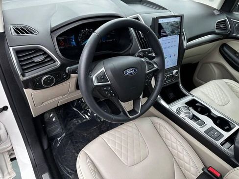 Used 2024 Ford Edge Titanium w/ Equipment Group 301A AWD/4WD image 9