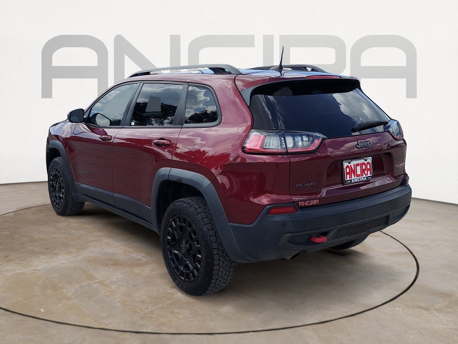 Used 2019 Jeep Cherokee Trailhawk AWD/4WD image 6
