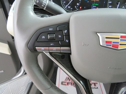 Used 2020 Cadillac XT6 Premium Luxury image 16