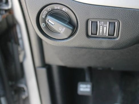 Used 2019 Dodge Grand Caravan GT FWD image 19