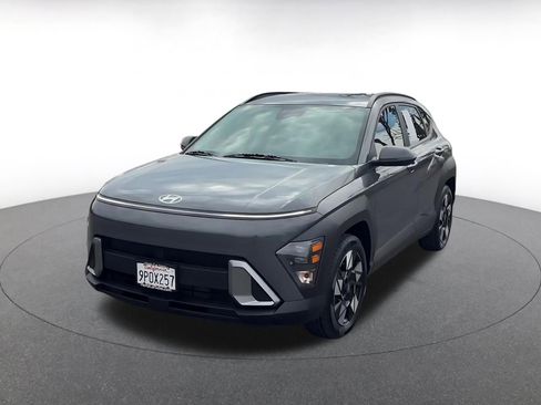 Used 2025 Hyundai Kona SEL image 7
