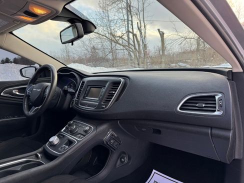 Used 2015 Chrysler 200 Limited image 19
