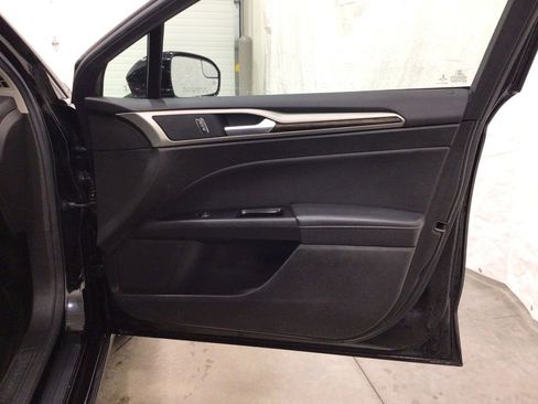 Used 2016 Ford Fusion SE w/ Equipment Group 202A image 36