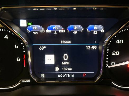 Used 2021 GMC Yukon Denali w/ Denali Premium Package image 19