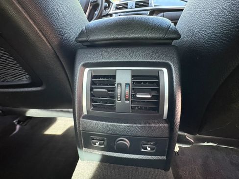 Used 2017 BMW 330i xDrive Sedan AWD/4WD image 16