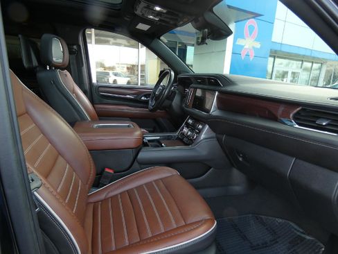 Used 2023 GMC Yukon XL Denali Ultimate image 19