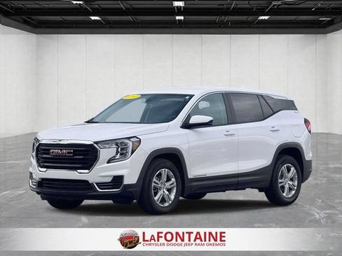 Used 2024 GMC Terrain SLE FWD image 1