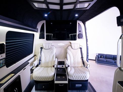Used 2019 Mercedes-Benz Sprinter 170 image 36