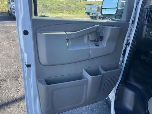 Used 2021 Chevrolet Express 2500 w/ Communications Package image 14