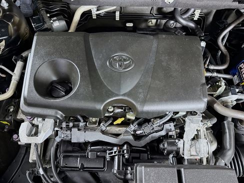 Used 2021 Toyota RAV4 XLE FWD image 39