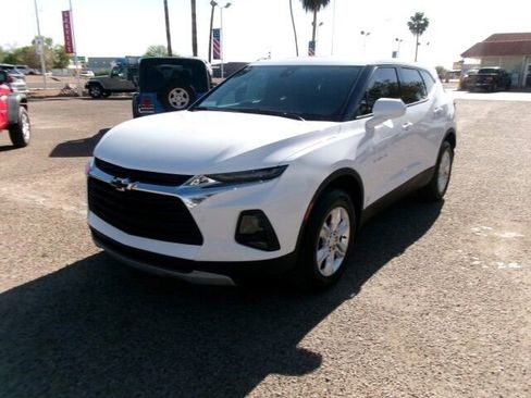 Used 2022 Chevrolet Blazer LT FWD image 2