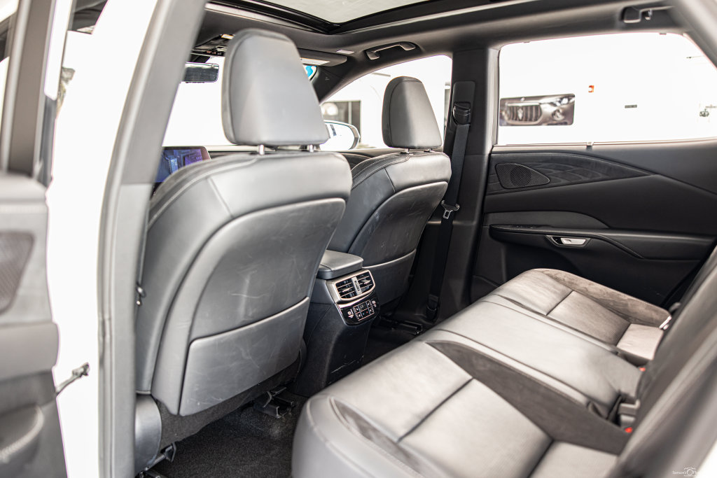 Used 2023 Lexus RX 350 AWD w/ Cold Area Package image 32