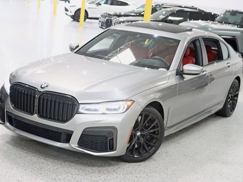 Used 2022 BMW 750i xDrive w/ Executive Package AWD/4WD image 4