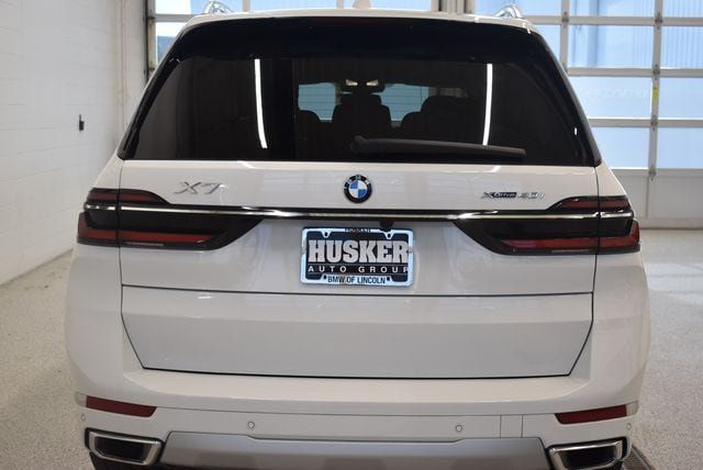 Used 2026 BMW X7 xDrive40i AWD/4WD image 11