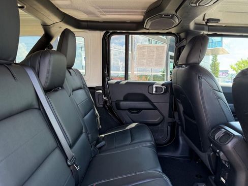 Used 2021 Jeep Wrangler Unlimited Sahara w/ Safety Group AWD/4WD image 10