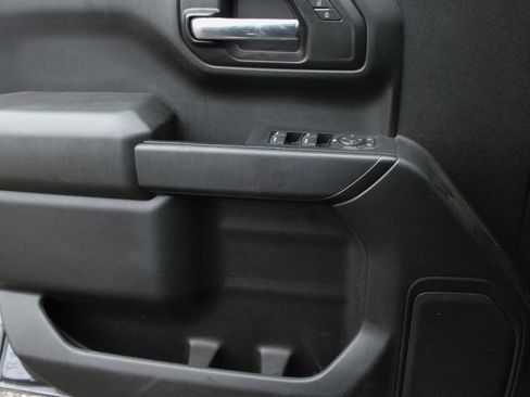 Used 2023 Chevrolet Silverado 1500 Custom image 15