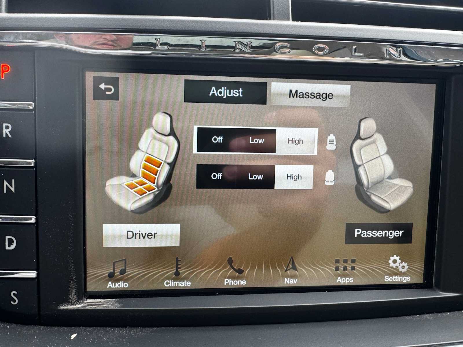 Used 2019 Lincoln Continental Reserve FWD image 3
