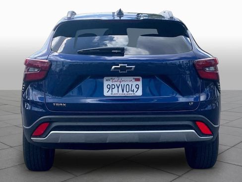 Used 2024 Chevrolet Trax LT w/ Driver Confidence Package FWD image 4