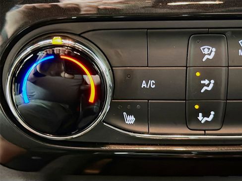 Used 2025 Chevrolet TrailBlazer RS w/ Driver Confidence Package image 20