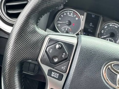 Used 2016 Toyota Tacoma SR5 w/ SR5 Appearance Package (SN) AWD/4WD image 31