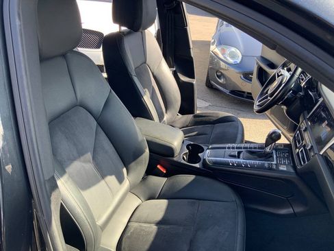 Used 2019 Porsche Macan AWD/4WD image 16