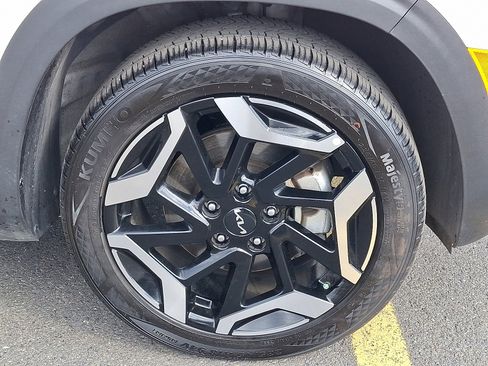 Used 2024 Kia Seltos SX image 9