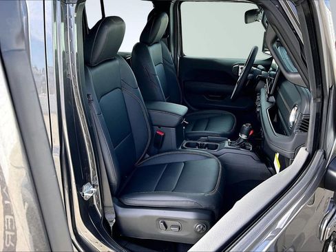New 2026 Jeep Gladiator Sport AWD/4WD image 13