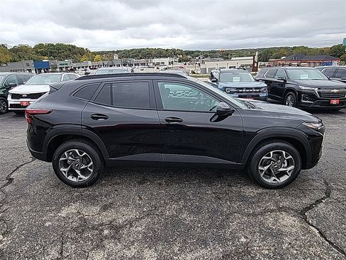 New 2026 Chevrolet Trax LT w/ Driver Confidence Package image 9