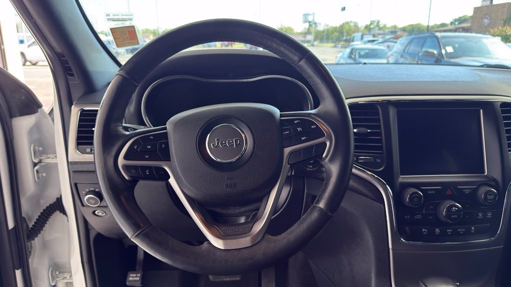 Used 2018 Jeep Grand Cherokee Altitude AWD/4WD image 3