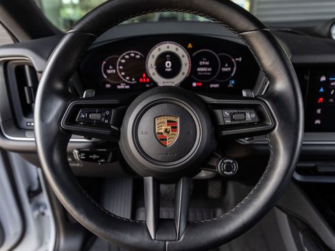 Certified 2024 Porsche Cayenne Coupe image 29