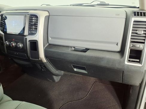 Used 2013 RAM 1500 Classic SLT w/ Premium Display Pkg RWD image 9