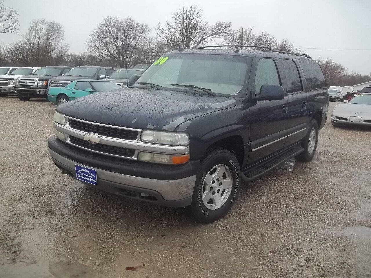 Used 2004 Chevrolet Suburban LT w/ Preferred Equipment Group AWD/4WD image 2