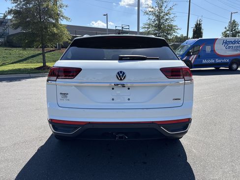 Used 2020 Volkswagen Atlas Cross Sport SE w/ Towing Package AWD/4WD image 8