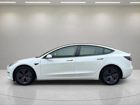Used 2023 Tesla Model 3 Standard Range RWD image 2