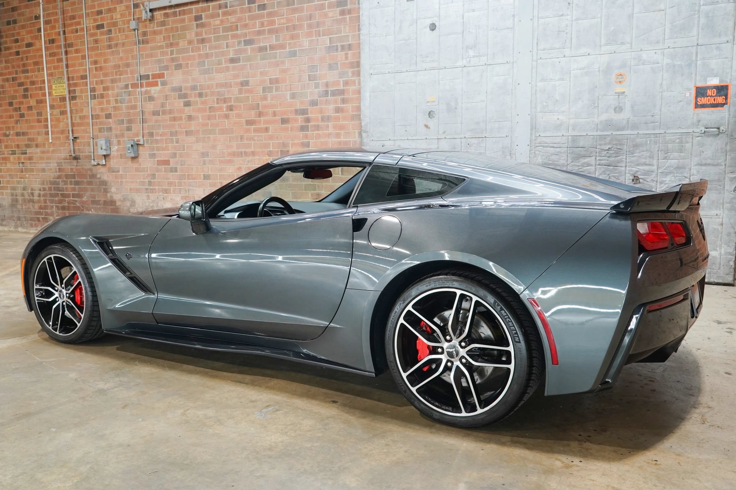 Used 2017 Chevrolet Corvette Stingray Coupe RWD image 8