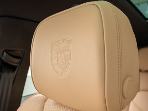 Certified 2026 Porsche Macan AWD/4WD image 27