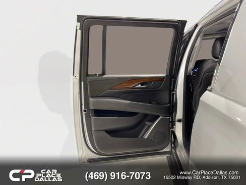 Used 2020 Cadillac Escalade ESV Luxury RWD image 23