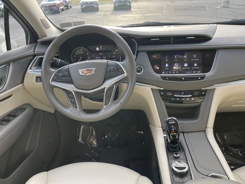 Used 2021 Cadillac XT5 Premium Luxury image 24