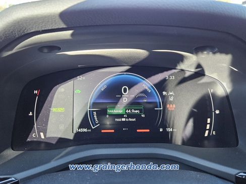 Used 2025 Toyota Camry SE image 21