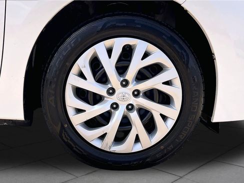 Used 2018 Toyota Corolla LE FWD image 21