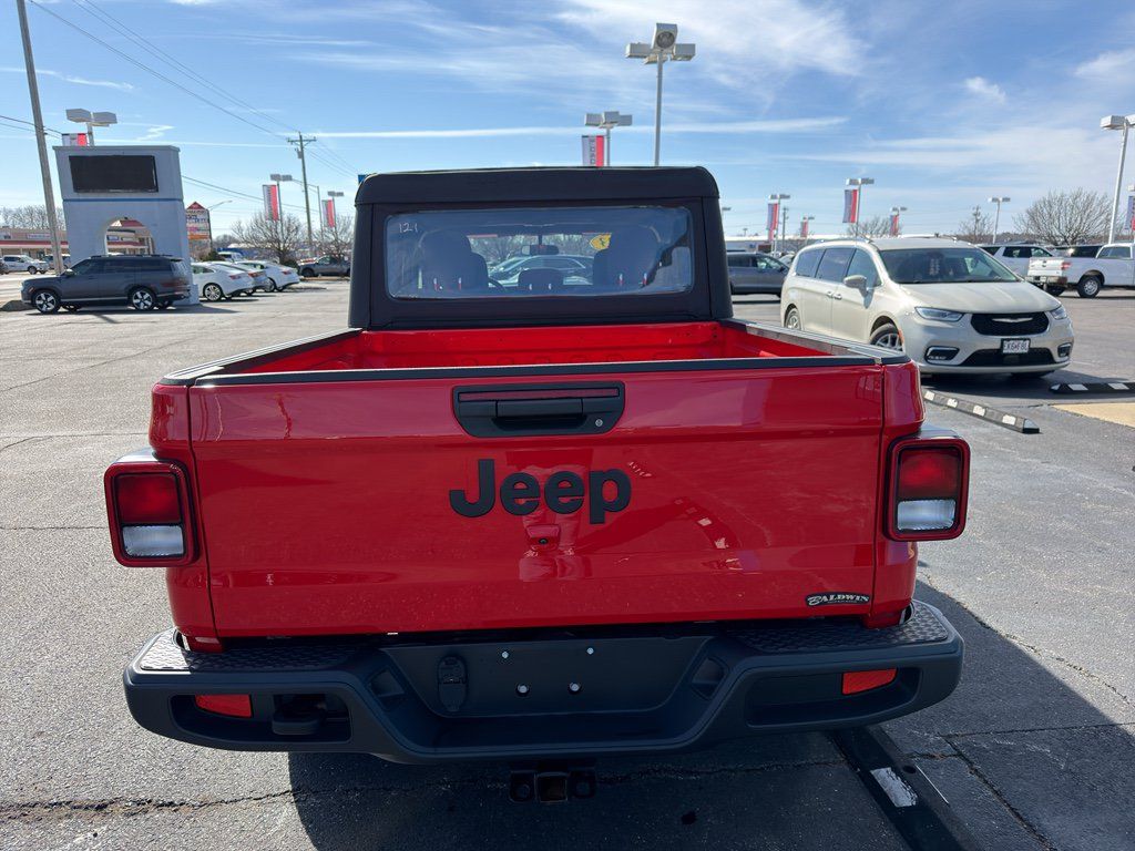 Used 2023 Jeep Gladiator Sport w/ Trailer Tow Package AWD/4WD image 6