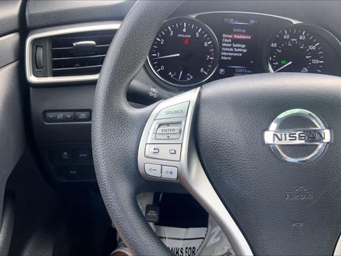 Used 2016 Nissan Rogue SV FWD image 24