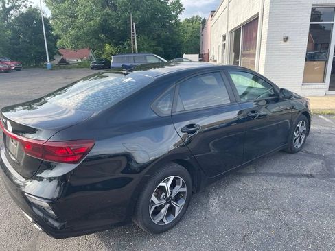 Used 2019 Kia Forte LXS FWD image 5