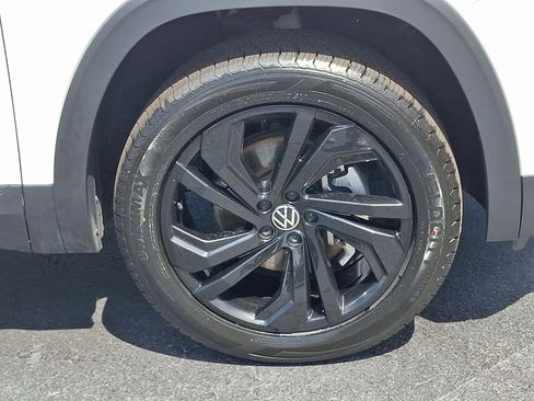Certified 2023 Volkswagen Atlas SE w/ Black Wheel Package AWD/4WD image 8