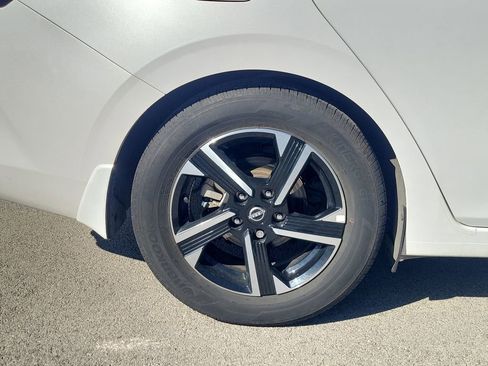 Used 2024 Nissan Sentra SV image 5