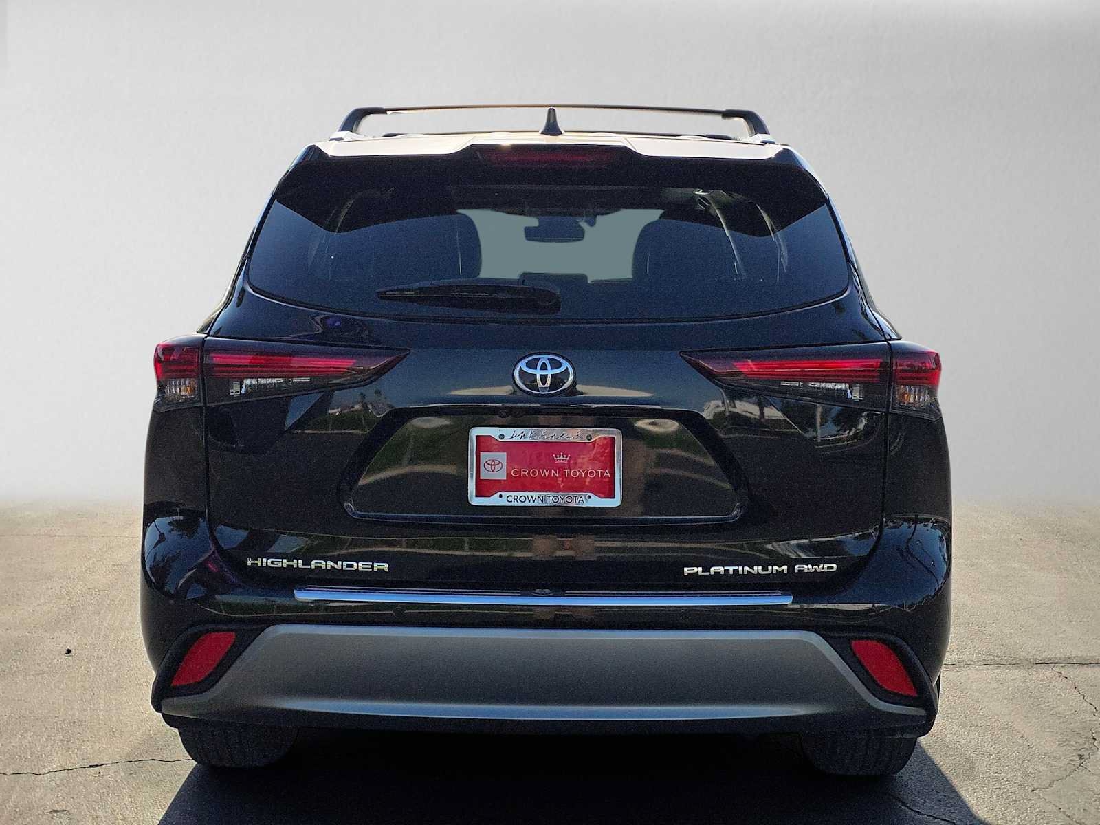 Certified 2026 Toyota Highlander Platinum AWD/4WD image 4