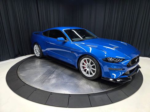 Used 2019 Ford Mustang GT Premium w/ GT Performance Package RWD image 16