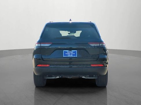 New 2025 Jeep Grand Cherokee Altitude image 5